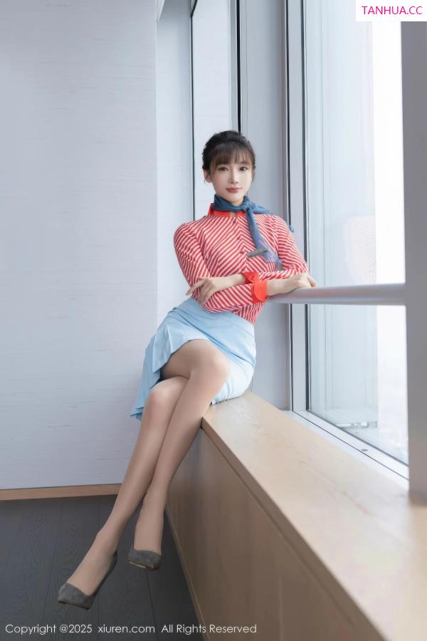 陆萱萱  [XiuRen]高清写真图 2025.10.30 No.10932 陆萱萱 性感制服第3张图片